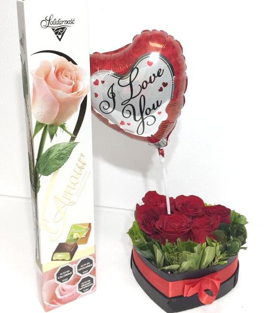 Caja de bombones de San Valentín rosas en forma de corazón