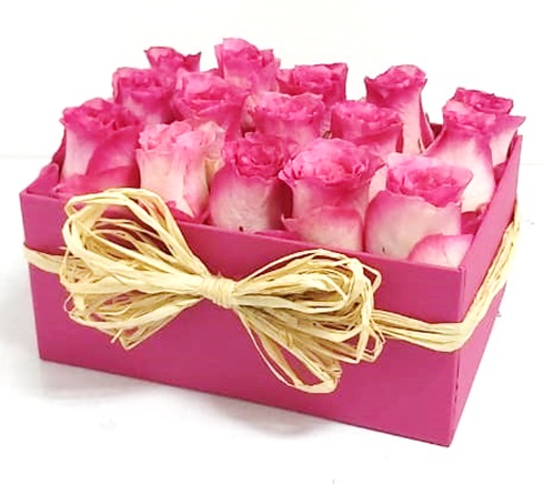 Caja Rectangular con 15 Rosas