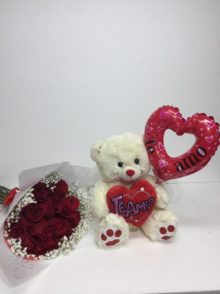 Ramo 12 Rosas más Peluche con corazón 30cm y Globito 